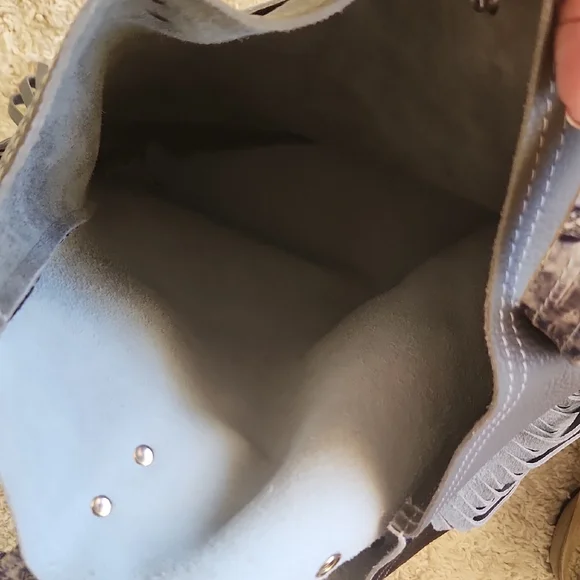 Elegant Black and White Fringe Tote - Picture 6 of 6